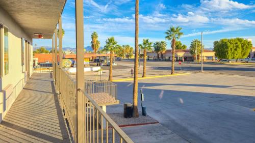 Motel 6-Blythe CA - South - image 6
