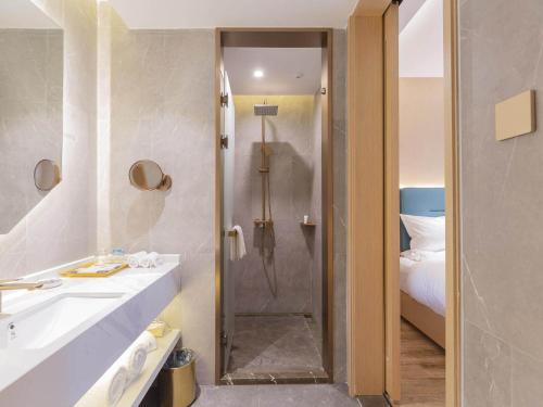 Chaoman Hotel Shenzhen Civic Center Lianhuacun Metro Station Branch - image 2