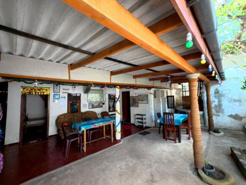 Buitenkant, Little House Inn Anuradhapura in Anuradhapura