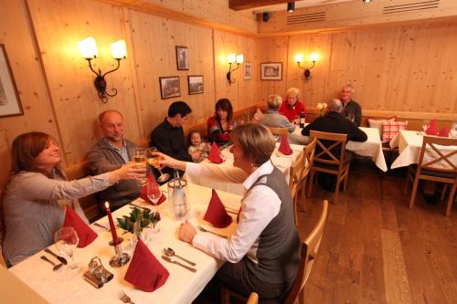 Gasthof-Pension Brauner Hirsch in Alfeld - Mittelfranken