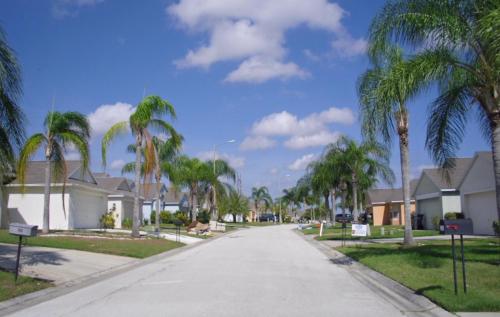 Fabulous 4 Bedrooms Villa 3 Bath with Private Pool 15 Min to Disney - image 4