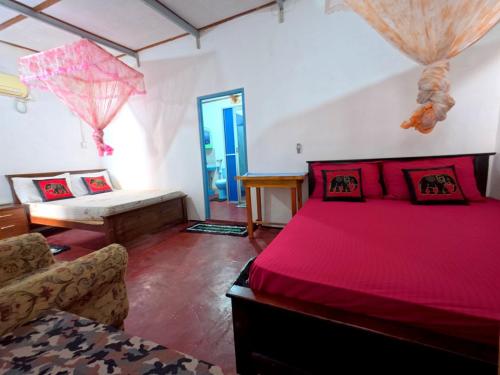 Meera House & Tourist Inn in Anuradhapura