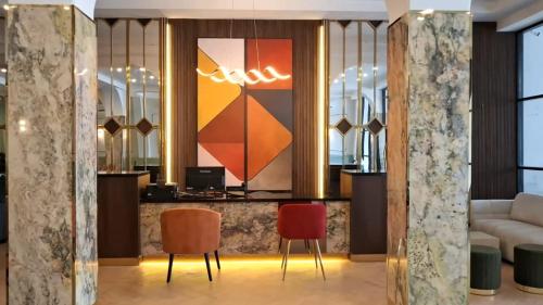 Lobby, Front One Hotel Mesir Surabaya near Warung Makan Makanan & Minuman