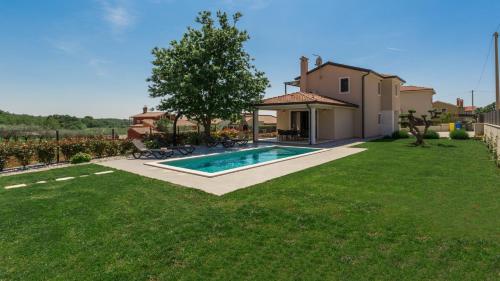 Viesnīcas āriene, Beautiful villa Stefany with pool in Porec in Montizana