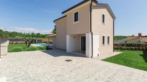 Beautiful villa Stefany with pool in Porec in Montizana
