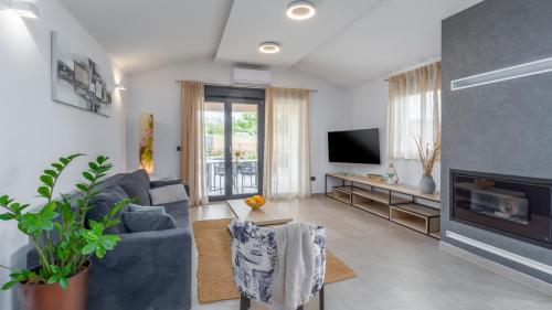 Beautiful villa Stefany with pool in Porec - image 5
