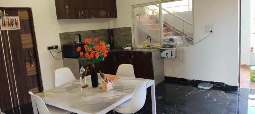 Eze African home in Mhow
