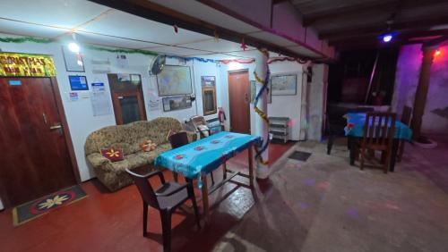 Meera House & Tourist Inn in Anuradhapura