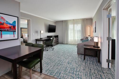 2 bedrooms, 4 beds