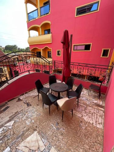 ระเบียง/ชานเรือน, NGK Hôtel Apartment (NGK Hotel Apartment) in บาฟูซซัม