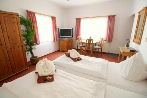 1 queen bed