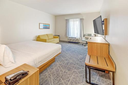 Hampton Inn Foley - image 12