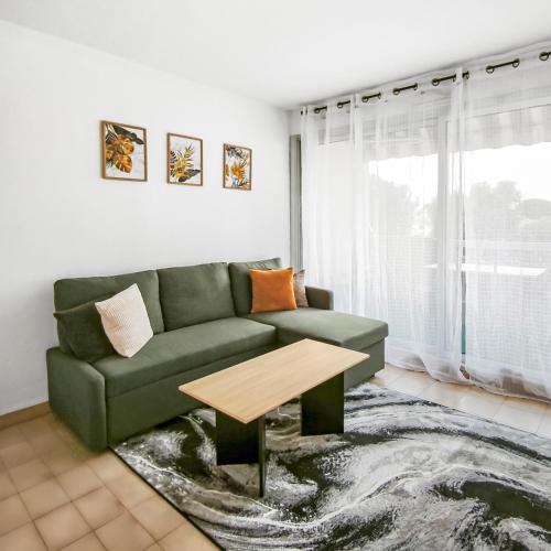 Charmant T2 avec Parking et terrasse à St Raphael - Location saisonnière - Saint-Raphaël