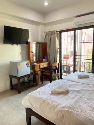 room detail thumbnail 1