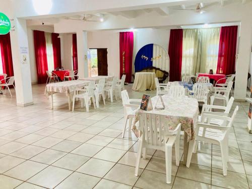 Restaurante, New Verona Hotel in Wennappuwa