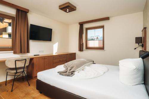 4 bedrooms, 6 beds