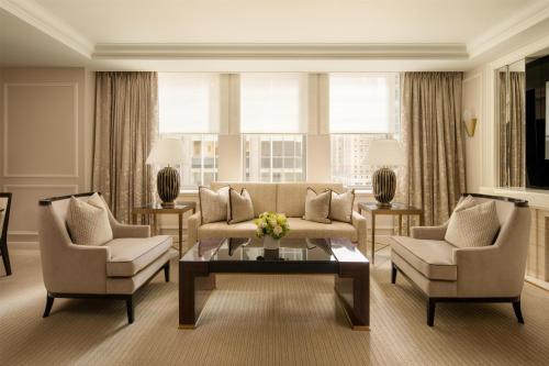 Waldorf Astoria New York - image 2