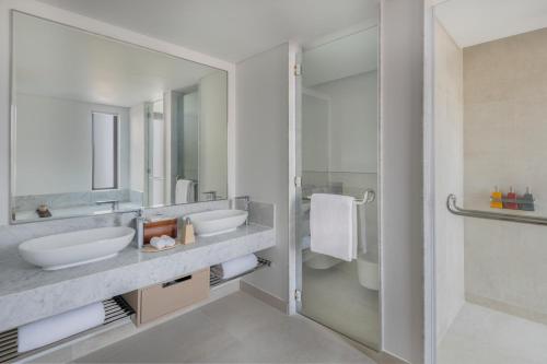 Zulal Wellness Resort Room Type - Serenity Deluxe Beach King