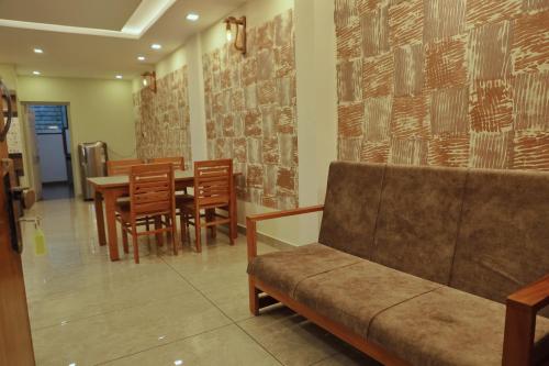 Vista Chembra Service Apartment 20B - image 2