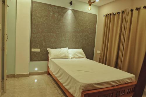 Vista Chembra Service Apartment 20B - image 5