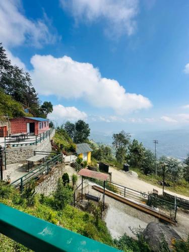 Mita Hotel - Land of Himalayas in 圖利凱爾