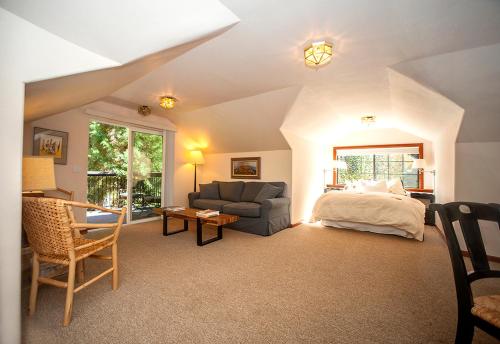 Harmony Ridge Lodge Ideally located in the Nevada City area, Harmony Ridge Lodge promises a relaxing and wonderful visit. Offering a variety of facilities and services, the property provides all you need for a good night