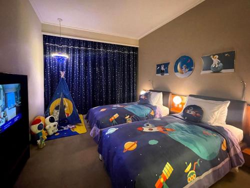 room detail thumbnail 2