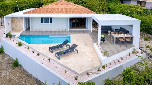 Vista exterior, Coral Estate Rentals in Willibrordus
