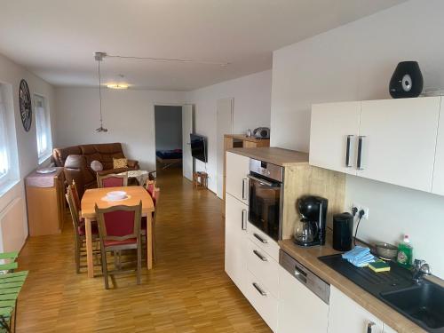 Køkken, Zentrale Wohnung in Volklingen in Völklingen