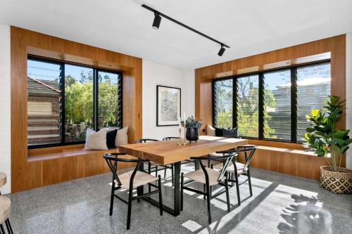 Impeccable 3-Bed Home Near the Beach - image 9