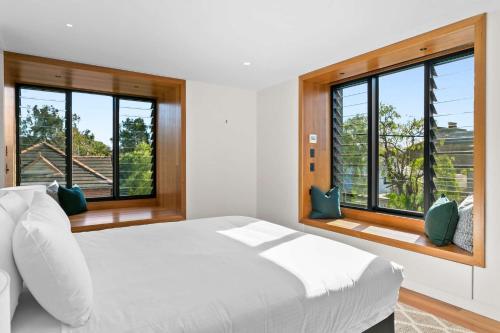 Impeccable 3-Bed Home Near the Beach - image 7