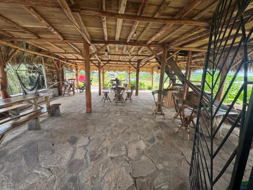 Bar/salonek, Finca Buena Vida Hostel in El Limon