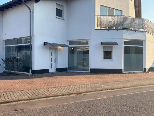 Gemütliche 100m2 Unterkunft mit Küche, Bad, 2 Schlafzimmer, Wohnzimmer an der Saar und Nahe der A8 in Beckingen, Deutschland