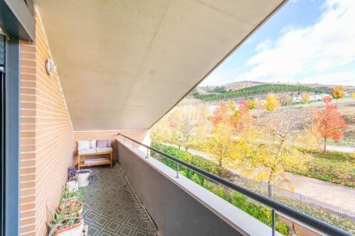 Gran chalet con amplio jardín próximo a Pamplona (Gran chalet con amplio jardin proximo a Pamplona) in นาบาร์รา