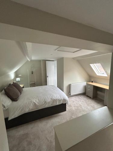15B Church Street, Bingham, Nottingham, Nottinghamshire, NG13 8AL in 賓翰東