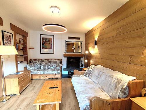Appartement cosy 3 pièces, cheminée, garage, WIFI, Méribel - FR-1-411-185 (Appartement cosy 3 pieces, cheminee, garage, WIFI, Meribel - FR-1-411-185) in เมอรีแบล