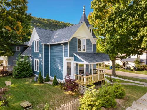 The Glarum House - Gorgeous Historic Home & AC!