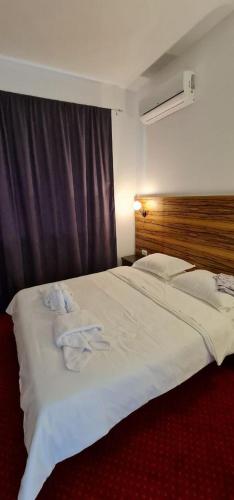 2 bedrooms, 3 beds