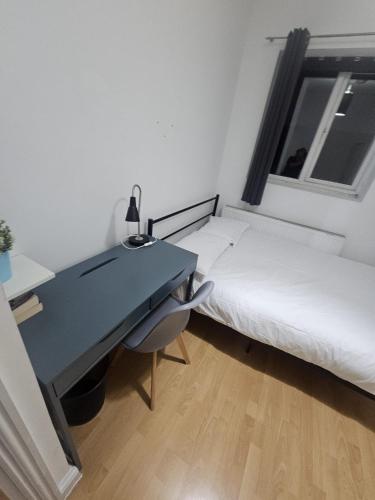 Fulham Broadway Apartment by PrimeCityHosts