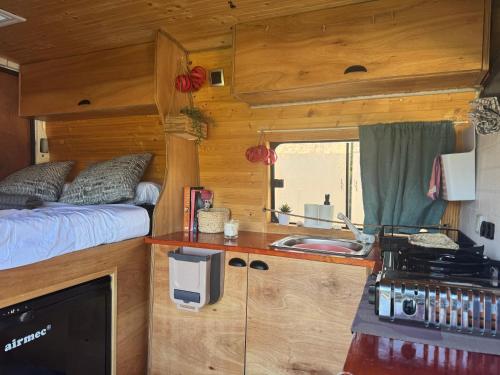 廚房, Furgoneta camper solo hospedaje sin conducción (Furgoneta camper solo hospedaje sin conduccion) in 菲爾加斯
