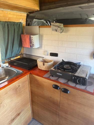 廚房, Furgoneta camper solo hospedaje sin conducción (Furgoneta camper solo hospedaje sin conduccion) in 菲爾加斯