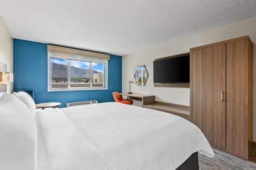 Holiday Inn Express Ogden an IHG Hotel - image 11