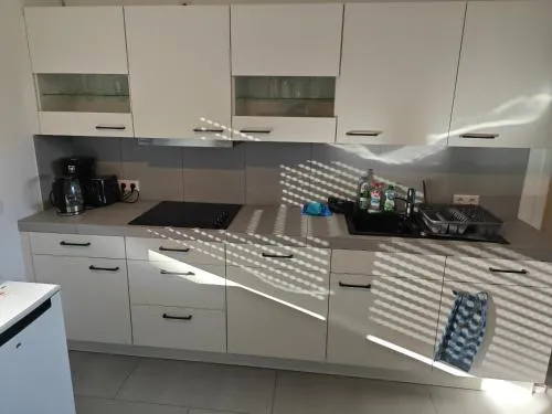Siegen - Geisweid Work and stay Neu Modernisiert 3 Schlafzimmer Badezimmer Wohnzimmer Balkon in Siegen, Deutschland