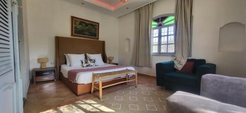 room detail thumbnail 1