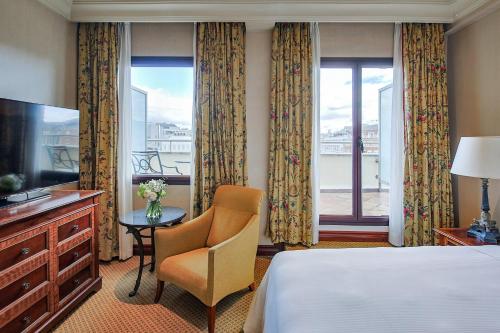 room detail thumbnail 1