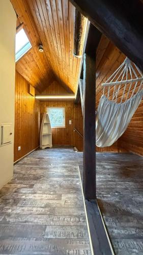 Forest View, Klimaanlage im Studio, ganzes Haus 100qm, 2 Schlafzimmer, 2 Bader, Badewanne, Garten &  in Braunfels
