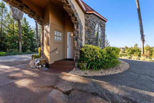 Bella Villa Messina – Healdsburg, CA