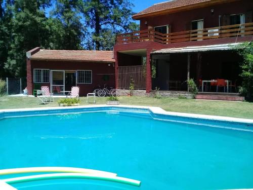 Casa quinta completa espaciosa con pileta seis o siete personas in Benavidez
