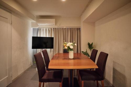 Tokyo Tower Roppongi walk 4 bed, Direct bus to Shibuya