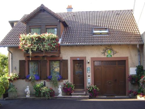 Hotelli välisilme, Gîte with views of the Vosges Mountains (Gite with views of the Vosges Mountains) in Haselbourg